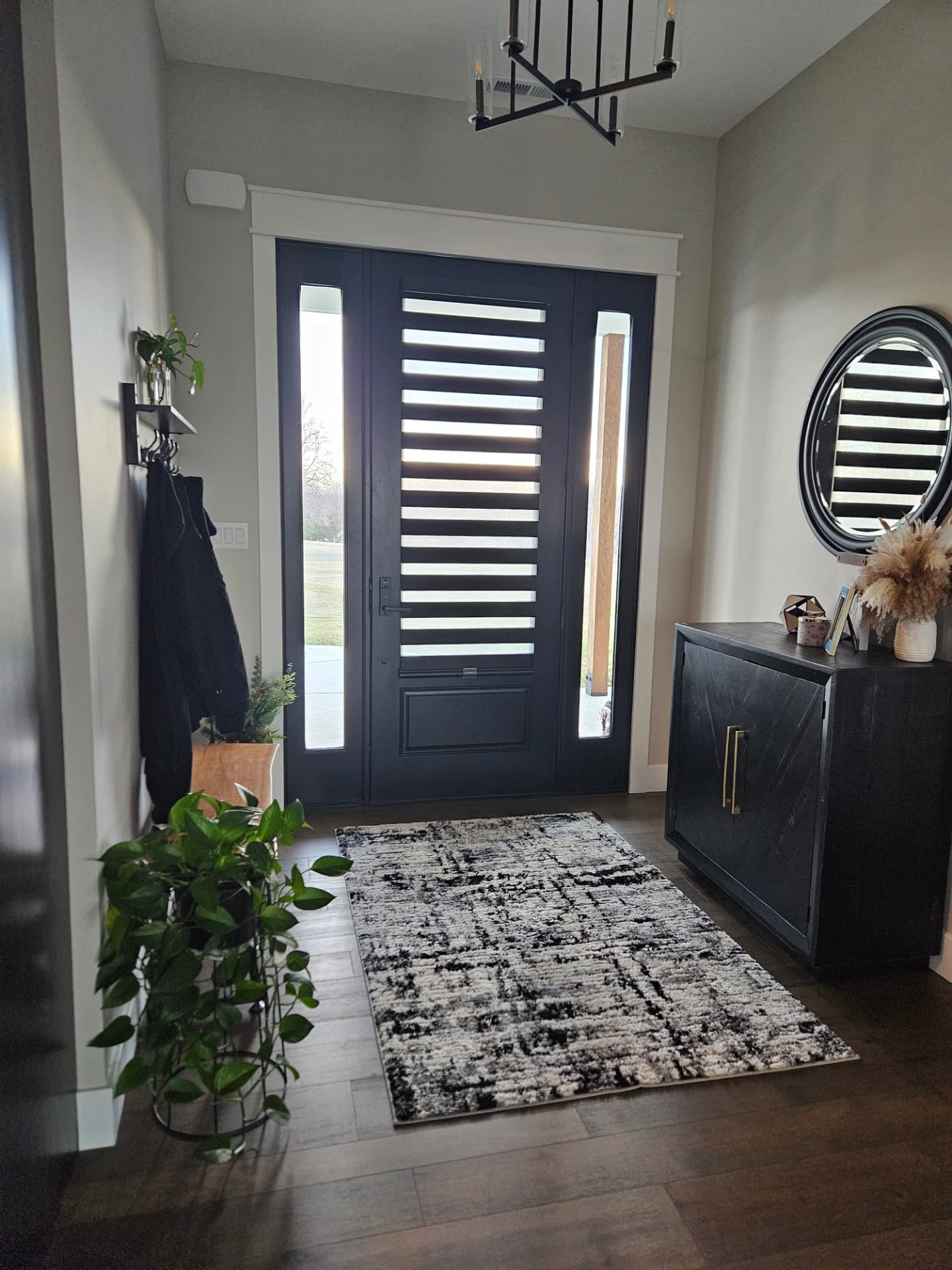 Custom entry detail in a Midwest Custom Homes custom home.